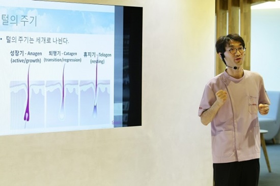 사진=차앤유 유종호 대표원장, 의료진 교육 및 라이브시연
