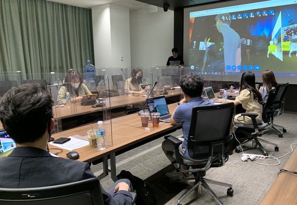 DGB금융 사내 모임인 디지털 패서니스타가 가상공간 회의 앱 '스페이셜'로 회의를 하고 있다. 사진=DGB금융지주