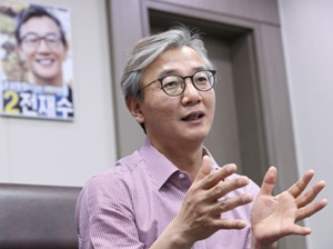 국회 정무위원회 소속 더불어민주당 전재수 의원