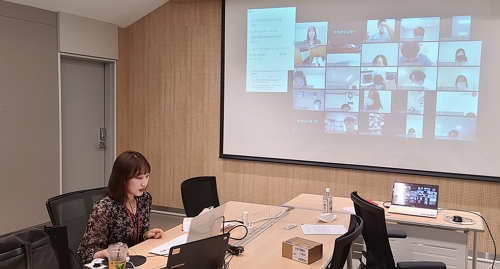 2021년 롯데식품안전아카데미 교육 진행 모습. 사진=롯데제과 