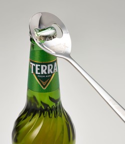 하이트진로 ‘스푸너(스푼+오프너)’ 이미지. 사진=하이트진로