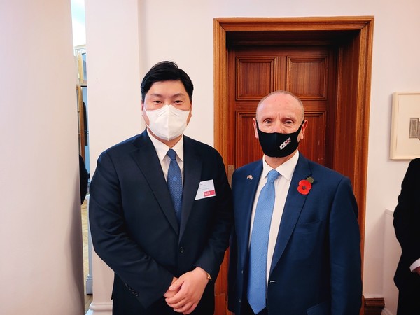 경기창조경제혁신센터의 보육기업 '대진첨단소재(대표 유성준)'가 최근 영국 국제통상부가 지원하는 글로벌 기업가 프로그램(GEP)에 선정됐다. 사진=경기창조경제혁신센터