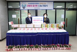 NH농협생명이 어버이날 맞이 효 꾸러미를 전달했다. 사진=NH농협생명