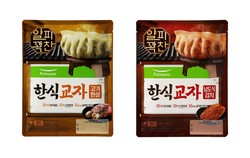 풀무원 ‘얄피꽉찬 한식교자’ 2종 제품 이미지. 사진=풀무원