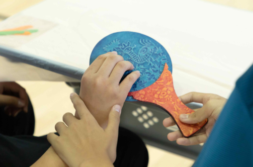 2021년 열린 '손끝으로 느끼는 한지 천년의 비밀' 체험행사. 사진 제공=문화재청