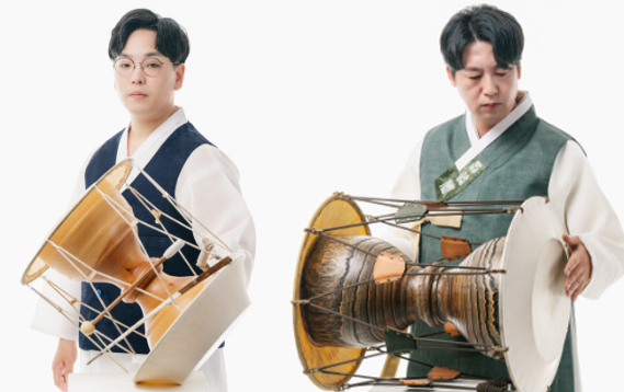 왼쪽부터 연희자 방지원, 타악 연주자 황민왕. 사진 제공=서울남산국악당