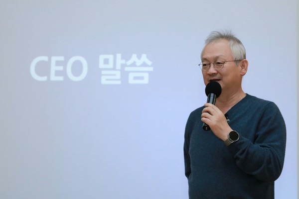 NH투자증권 정영채 사장이 NH인재원에서 2023년 임원워크샵에서 새해 경영전략에 대해 설명하고 있다. 사진=NH투자증권