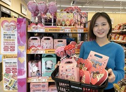 이마트24가 인스타그램툰 작가 ‘김토끼 스튜됴’와 손잡고 ‘밸런타인데이 기획상품’을 선보인다. 사진=이마트24