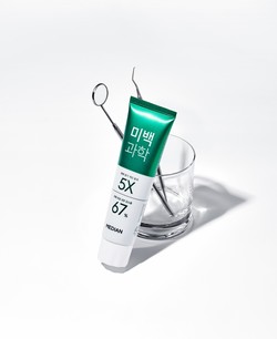 아모레퍼시픽 메디안이 기능성 치약 ‘미백과학 치약’을 출시했다. 사진=아모레퍼시픽