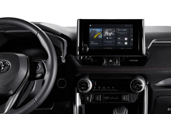 토요타 RAV4 PHEV(플러그인 하이브리드)에 탑재된 U+Drive. (사진=LG유플러스) 