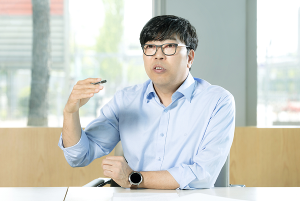 차선용 부사장이 주요 기술 개발 사례에 관해 설명하고 있다. 사진=SK하이닉스