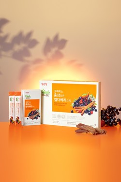 정관장 굿베이스가 '녹용담은 블랙마카 스틱'과 '홍삼담은 엘더베리 스틱' 2종을 출시했다. 사진=정관장