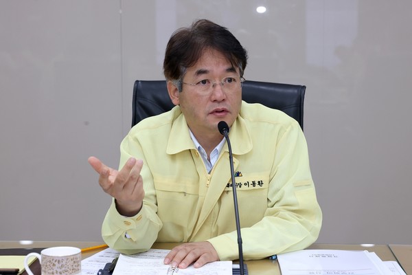 21일 시청 재난상황실에서 진행된 간부회의에서 이동환 고양시장이 발언하고 있다. 사진=고양시