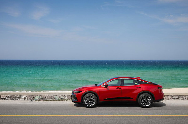 16세대 토요타 크라운 사진=권진욱 기자, 토요타코리아