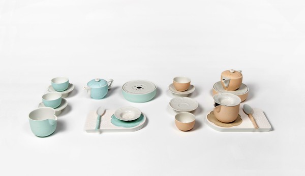 신희창 작가(세라팩토리)의 ‘오얏꽃 다기 세트’. 사진 제공=서울시