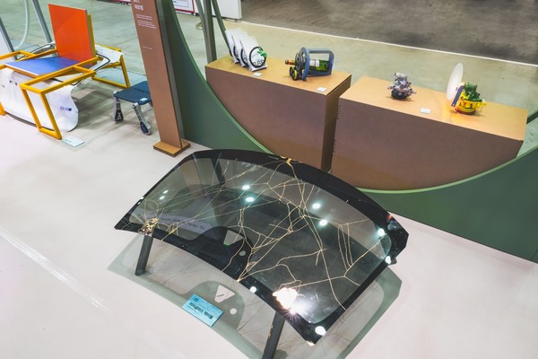 볼보자동차코리아가 '2023년 친환경 캠페인'의 연장선상으로 전국 7개 딜러사별 전시장에서 '볼보 리사이클 워크숍'(Volvo Recycle Workshop)을 진행한다. 지난 부산디자인위크에서 전시됐던 작품들을 직접 만나볼 수 있다. 사진=볼보자동차코리아 