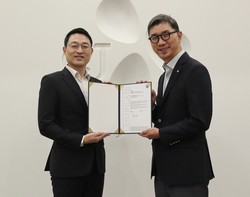 이승진 CJ제일제당 경영리더(오른쪽)와 서정욱 티브이 슈드 코리아 대표가 기념촬영을 하는 모습. 사진=CJ제일제당