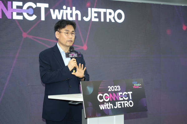 지난 10일 일본 시장 진출을 주제로 열린 K-관광벤처 설명회에서 문체부 김상욱 관광산업정책관이 행사 축사를 하고 있다. 사진 제공=문체부