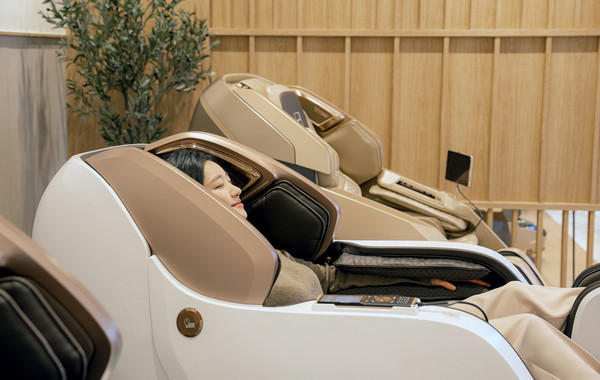 고객이 바디프랜드 라운지에서 체험하는 모습. 사진=바디프랜드