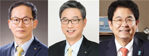 (왼쪽부터) 허인 KB금융 부회장, 양종희 KB금융 부회장, 김병호 베트남 HD은행 회장. 사진=연합뉴스