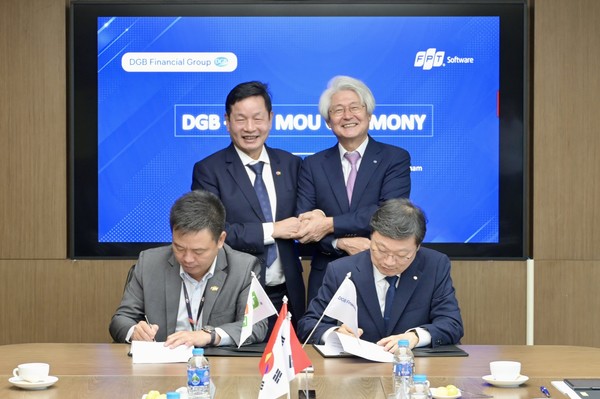 (윗줄 왼쪽부터 시계방향) FPT그룹 쯔엉 지아 빈(Truong Gia Binh) 회장, DGB금융그룹 김태오 회장, 그룹디지털혁신총괄 진영수 상무, FPT 소프트웨어 팜 민 준(Pham Minh Tuan) 대표이사. 사진=DGB금융지주