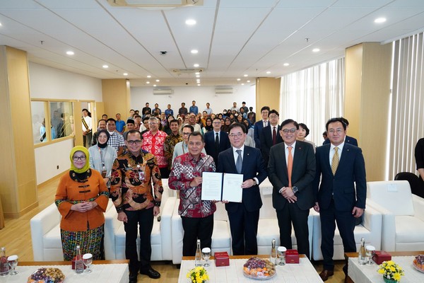 한화생명이 인도네시아 현지 여성과 아동을 위한 '디지털 패밀리센터'를 조성하고 완공식을 가졌다. 사진=한화생명