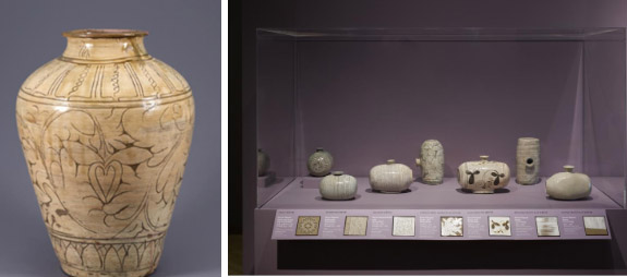 왼쪽부터 ‘모란과 넝쿨무늬 항아리’와 ‘무심한 듯 완벽한, 한국의 분청사기’ 전시 전경. 사진 제공=국립중앙박물관