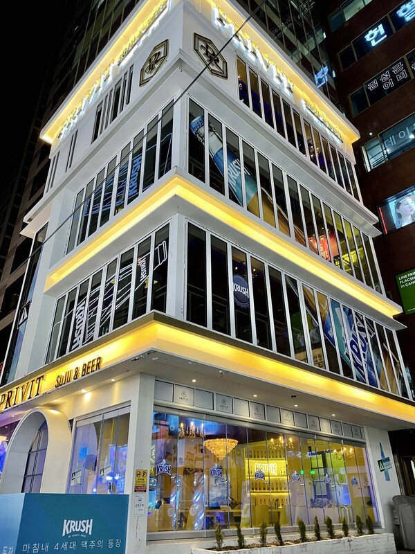 크러시 플래그십 스토어 전경. 사진=롯데칠성음료