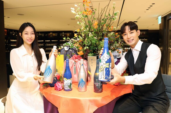 신세계백화점이 설 명절을 앞두고 유명 샴페인 하우스인 떼땅져의 '아티스트 컬렉션' 3종을 단독으로 선보인다. 사진=신세계백화점