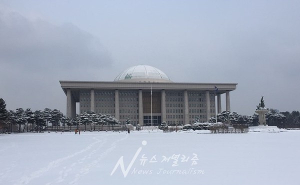 서울 여의도 국회의사당 본관 전경. 사진=신승헌 기자