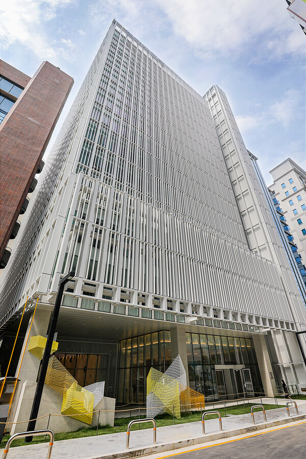 현대백화점 본사 사옥 전경. 사진 = 현대백화점