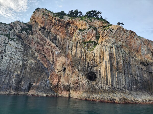전라남도 신안군 만재도 장바위산 남동쪽 해안 주상절리 풍경. 사진 = 문화재청