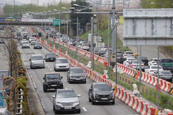 10일 서울 서부간선도로 모습. 사진=연합뉴스