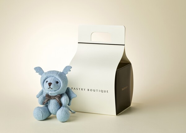 서울신라호텔이 청룡의 해 테마 한정판 '블루 드래곤 신라베어 키링'을 출시한다. 사진=호텔신라