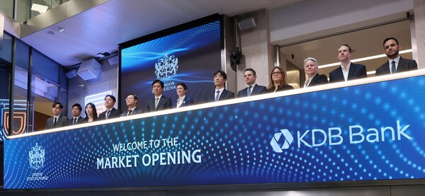 런던증권거래소 마켓 오프닝 행사 참석/사진제공=산업은행