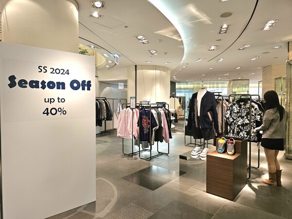 신세계백화점이 남성, 여성, 해외패션, 컨템포러리 등 총 310여개 브랜드를 최대 40% 할인하는 시즌오프 행사를 진행 중이다. 사진=신세계백화점