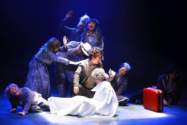 14일 서울 종로구 세종문화회관에서 서울시극단 두 번째 레퍼토리 연극 '연안지대' 장면시연이 진행되고 있다. 사진 = 연합뉴스