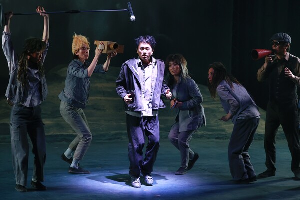 14일 서울 종로구 세종문화회관에서 서울시극단 두 번째 레퍼토리 연극 '연안지대' 장면시연이 진행되고 있다. 사진 = 연합뉴스