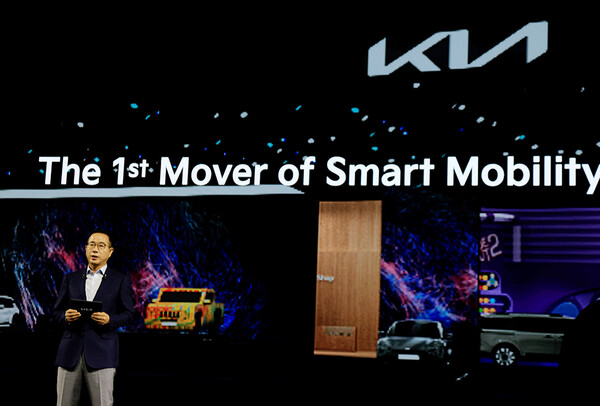 기아가 28일부터 내달 7일까지 부산 벡스코(BEXCO)에서 열리는 '2024 부산모빌리티쇼'에 참가해 미래 핵심 사업인 PBV(Platform Beyond Vehicle) 콘셉트 실물과 기아 브랜드 첫 정통 픽업 '더 기아 타스만(The Kia Tasman)' 전용 위장막(카모플라주, Camouflage) 모델을 국내에서 처음 공개했다. 사진=권진욱 기자