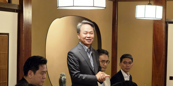 진옥동 신한지주 회장이 일본 도쿄에서 개최한 '애널리스트 데이'에 참석했다. 사진=신한지주