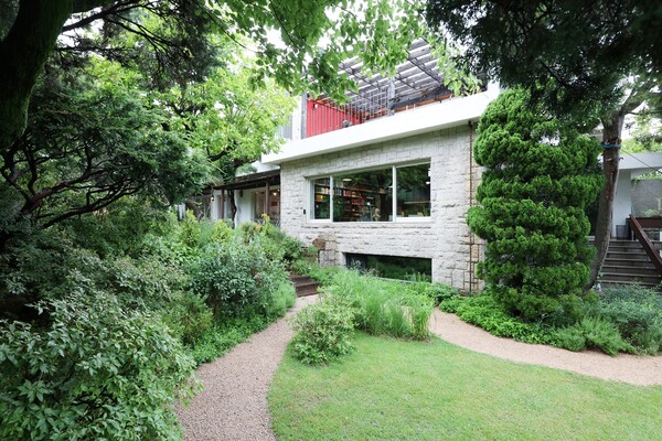 아모레퍼시픽 '뷰티 과학자의 집' 전시장 전경. 사진=아모레퍼시픽