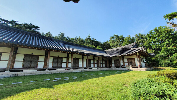 전라남도 해남군 내 위치한 백련재 문학의 집 전경. 사진 = 해남군청