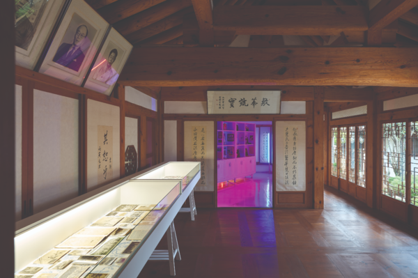 서울 종로구 운경고택의 '랜덤 액세스 메모리 3 기록과 기억' 전시 전경. 사진 = 운경재단