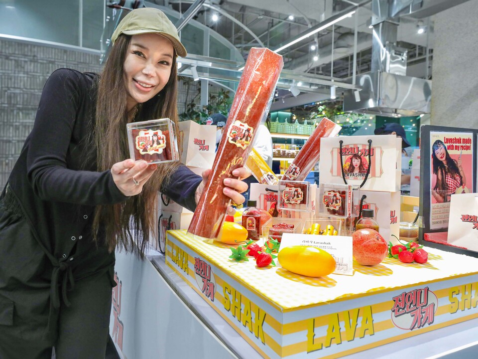 현대백화점이 '젼언니 가게'의 '라바샥' 팝업스토어를 유통업계 최초로 진행한다. 사진=현대백화점