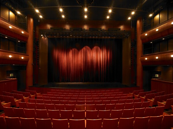 서울 중구 명동예술극장 전경. 사진 = 국립극단