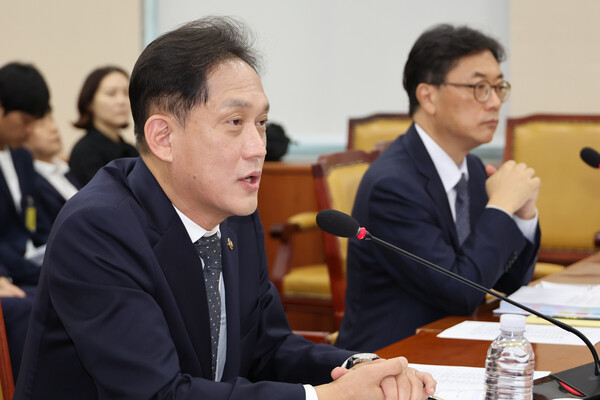 김태규 방송통신위원장 직무대행이 15일 국회 과학기술정보방송통신위원회 국정감사 자리에서 발언하고 있다. 사진 = 연합뉴스