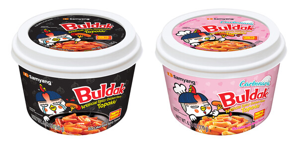 삼양식품 불닭떡볶이 오리지널맛과 까르보나라맛. 사진=삼양식품 