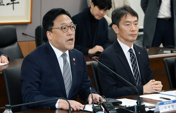 (왼쪽부터)김병환 금융위원장, 이복현 금융감독원장. 사진=금융위원회