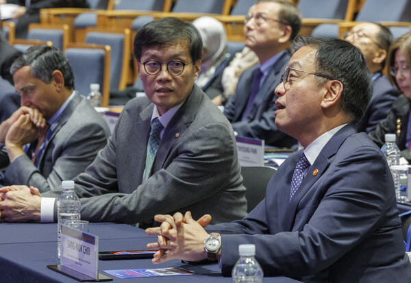 이창용 한국은행 총재(왼쪽)과 최상목 경제부총리. 사진=연합뉴스