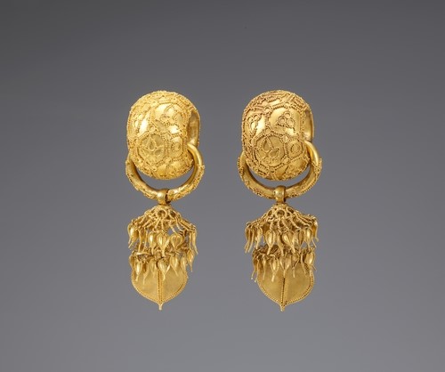 경주 보문동 합장분 출토 금귀걸이(국보). 사진=국립중앙박물관